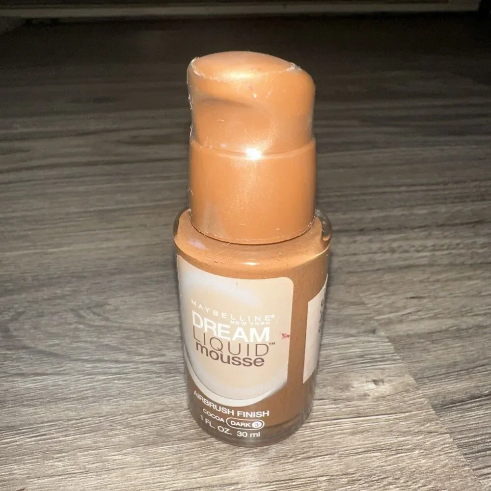 Maybelline Dream Liquid Mousse Airbrush Finish - Cocoa Dark 3 - NEW SEALED